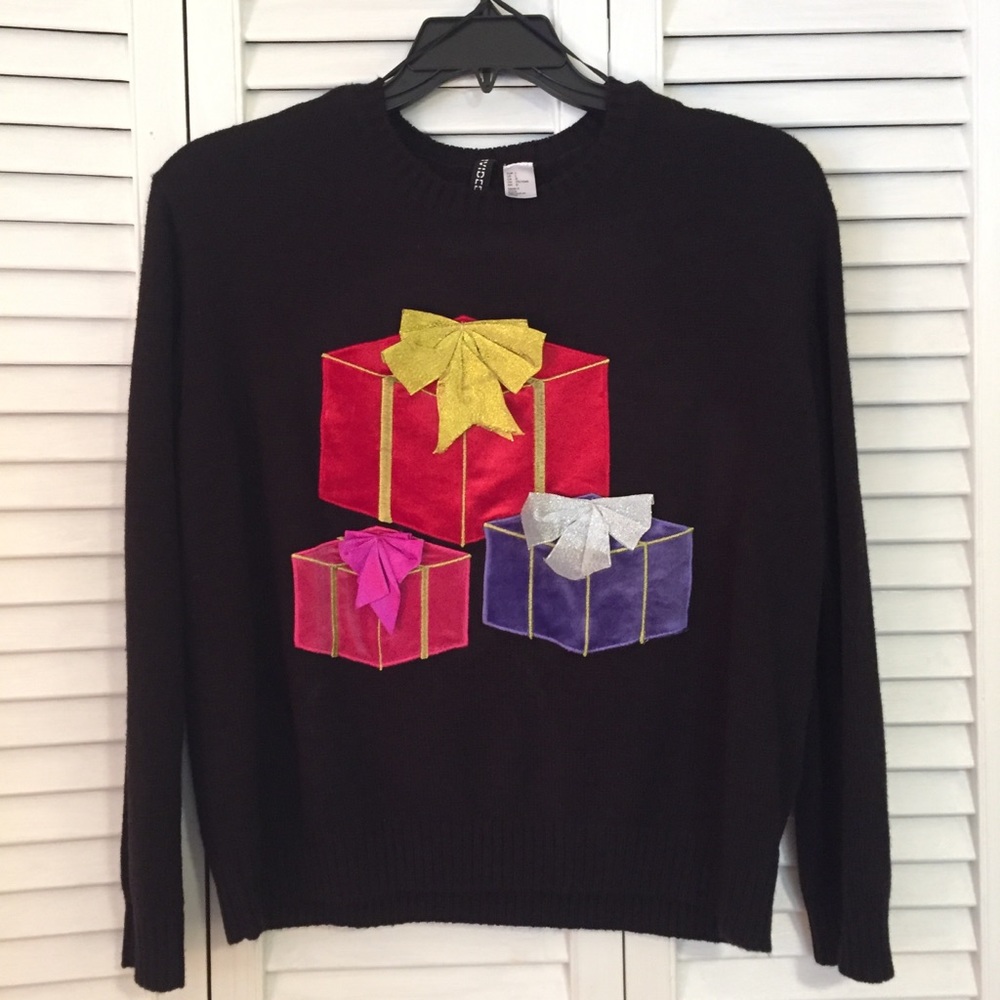 🌿2/$15 Holiday sweater embellished